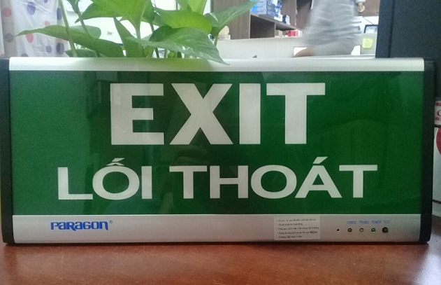 đèn exit 1 mặt paragon 1