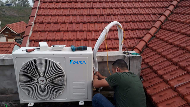 điều hòa daikin nháy đèn xanh 2