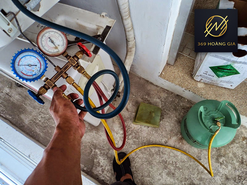 thay gas máy lạnh tại nhà 1